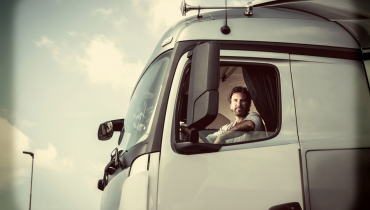 Řidičský průkaz na kamion a autobus zdarma! Staňte se profesionálním řidičem!